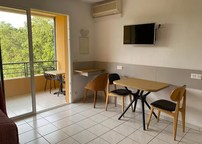 Du Golf Daire Nîmes